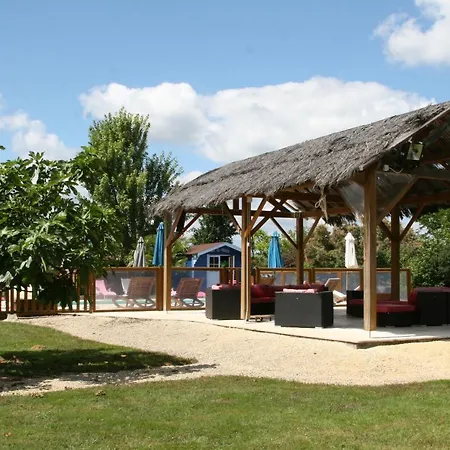 Domaine De La Bessede 3* Saint-Pardoux-et-Vielvic