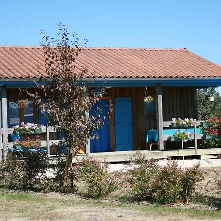 Domaine De La Bessede База отдыха