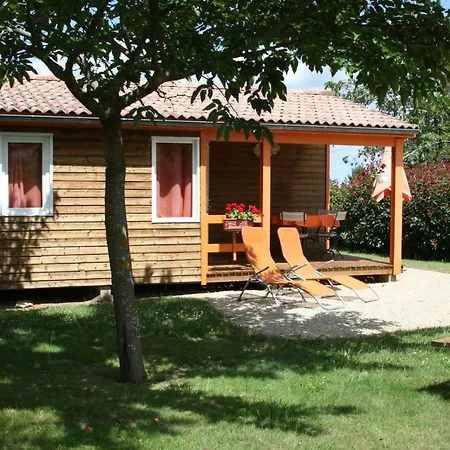 Domaine De La Bessede База отдыха 3*